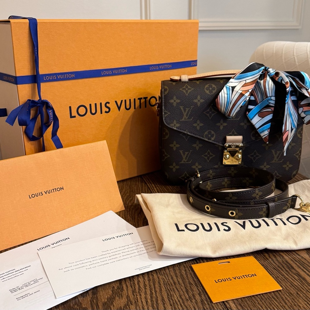 Louis Vuitton Pochette Métis M44875